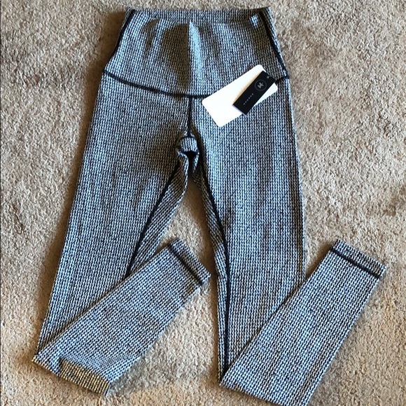 lululemon athletica Pants - NWT Lululemon Wunder Under Pant Hi-Rise yoga pants
